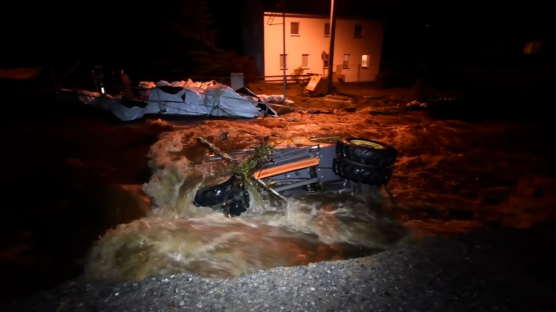 MEgional am 14. Juli 2021 mit Unwetter über dem Erzgebirge