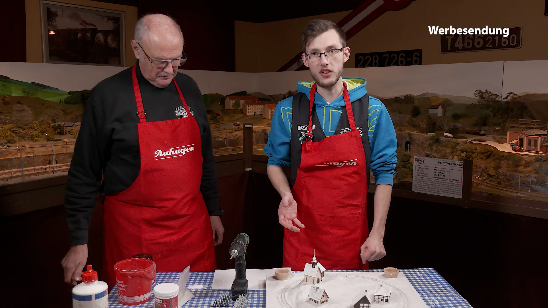 Advent dr hemm in der 53. Kalenderwoche mit dem Finale für den Adventskranz mit Schienen
